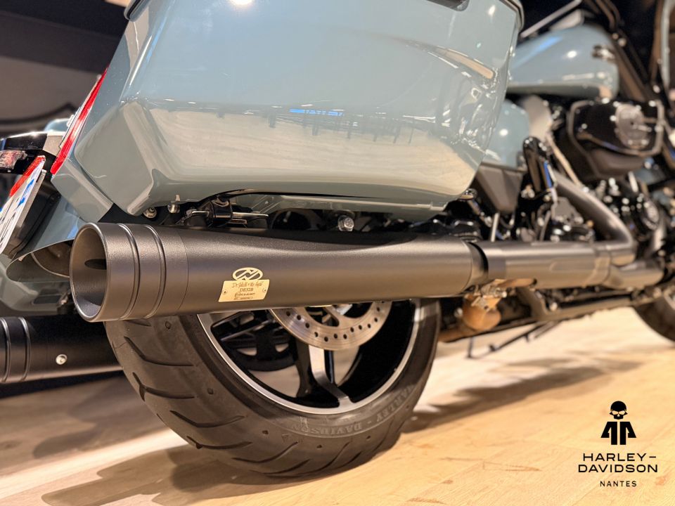 HARLEY-DAVIDSON TOURING STREET GLIDE 1923 4