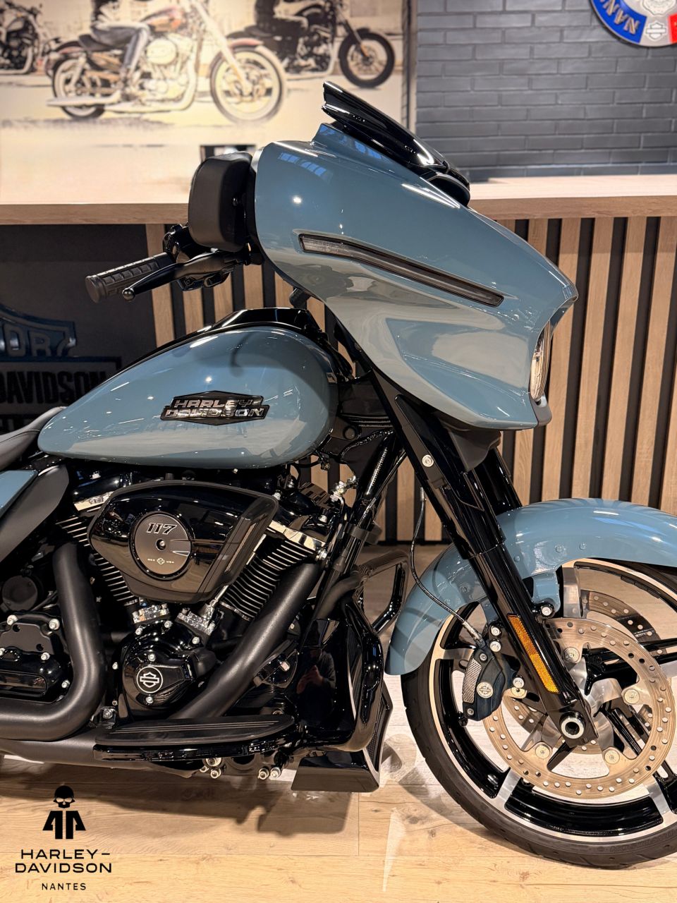 HARLEY-DAVIDSON TOURING STREET GLIDE 1923 4