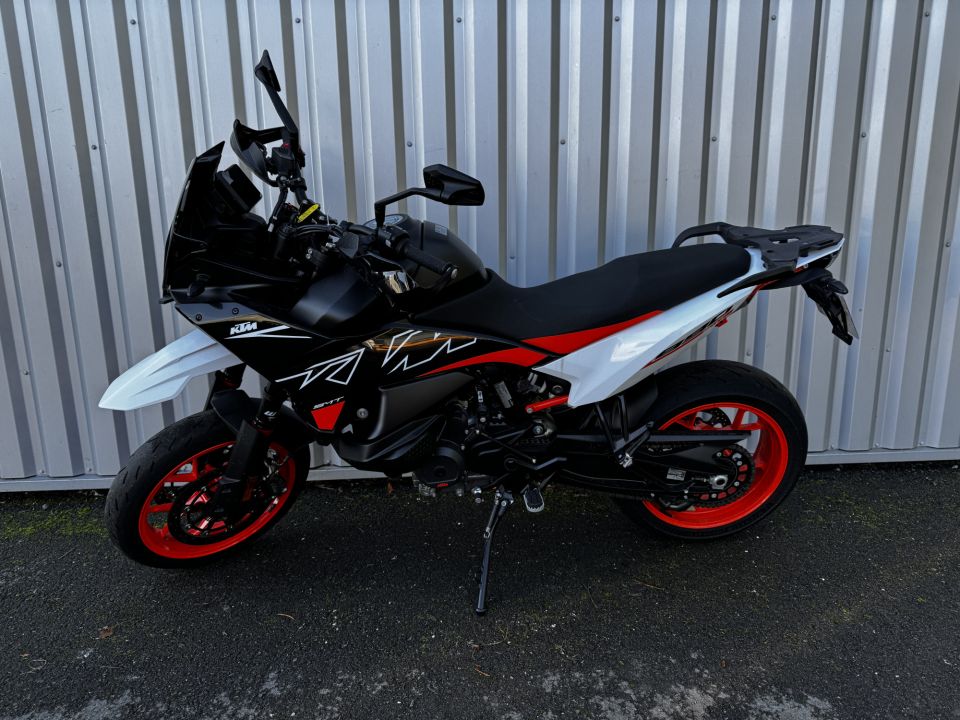 KTM 890 SMT 4