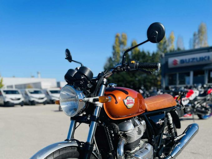 ROYAL ENFIELD INTERCEPTOR 4