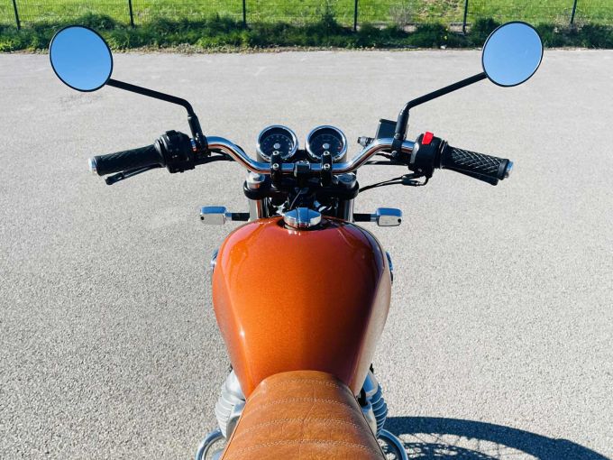 ROYAL ENFIELD INTERCEPTOR 4