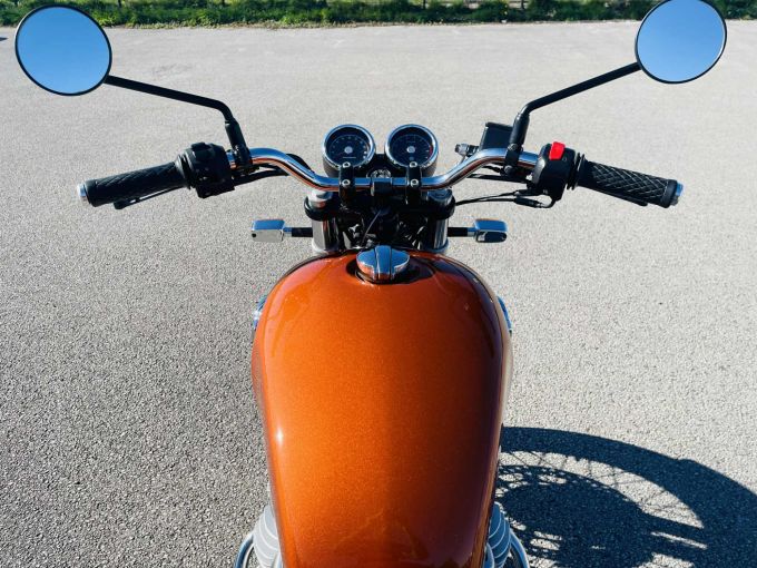 ROYAL ENFIELD INTERCEPTOR 4