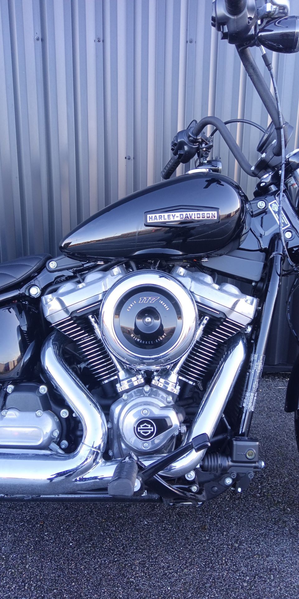 HARLEY-DAVIDSON SOFTAIL STREET BOB 1923 4