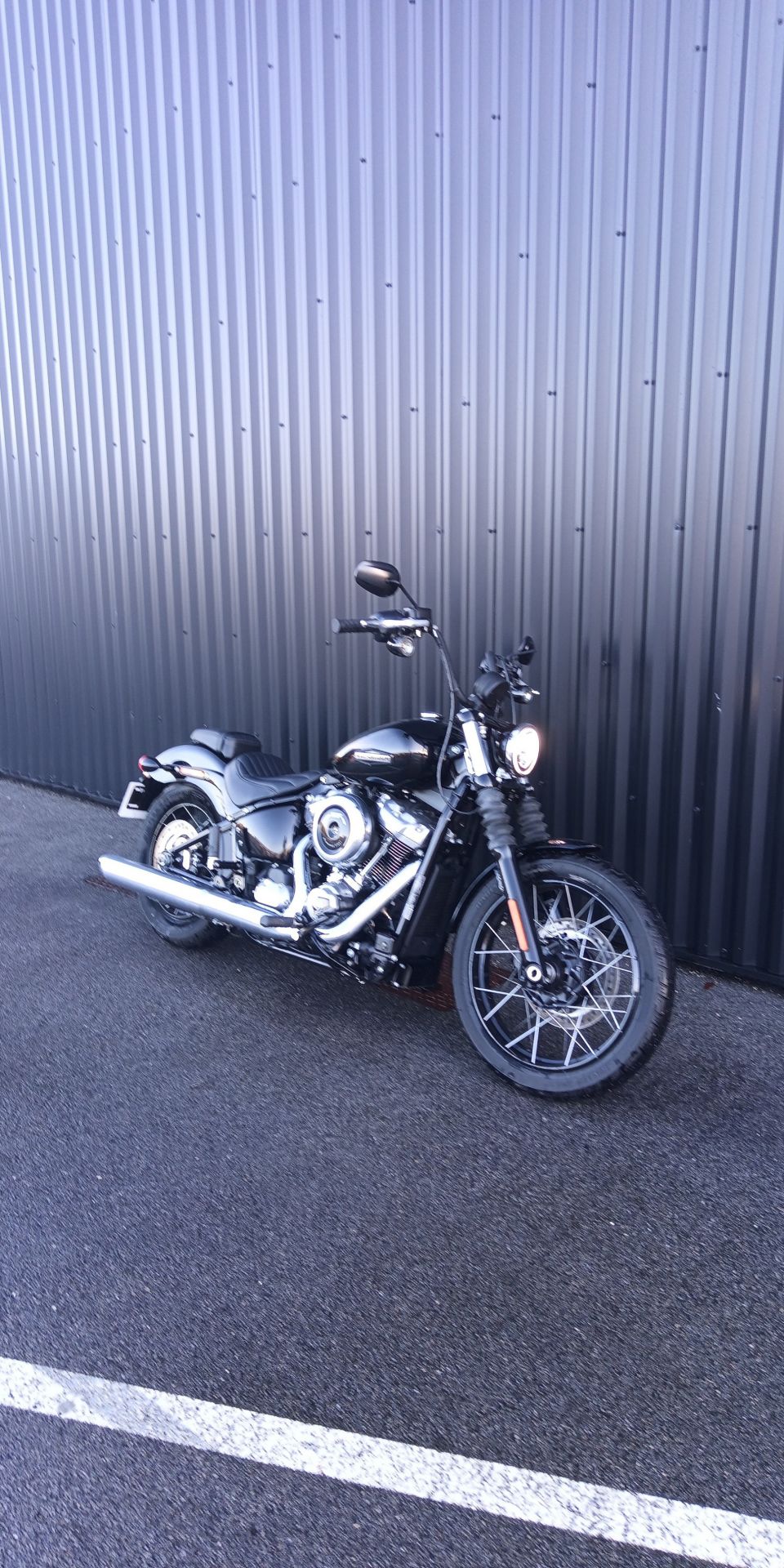 HARLEY-DAVIDSON SOFTAIL STREET BOB 1923 4