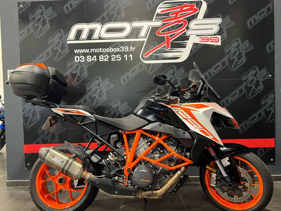 KTM 1290 SUPER DUKE GT 4