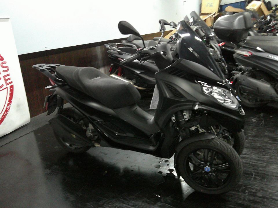 PIAGGIO MP3 300 HPE ABS ASR 4