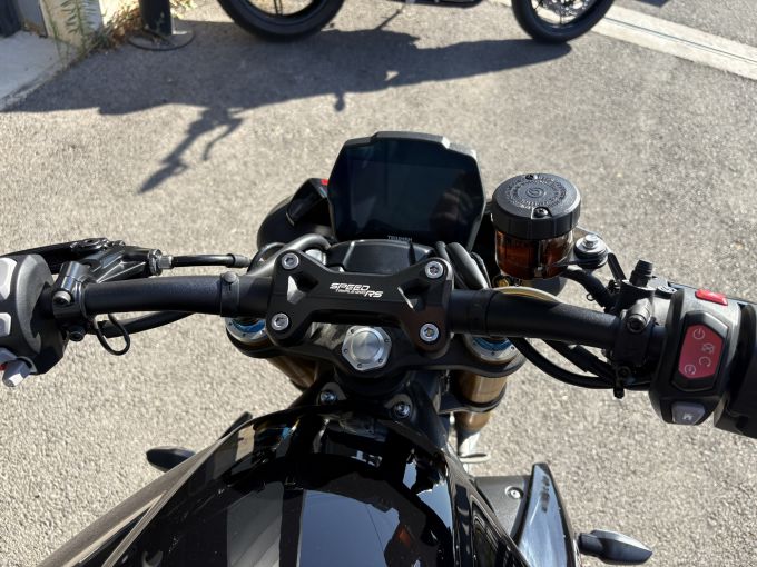 TRIUMPH SPEED TRIPLE 1200 RS 4