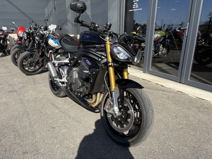 TRIUMPH SPEED TRIPLE 1200 RS 4