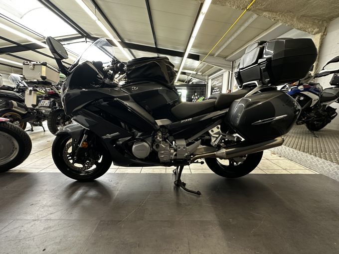 YAMAHA FJR 1300 ABS 4