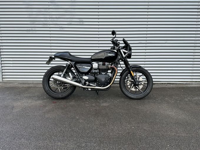 TRIUMPH SPEED TWIN 900 4