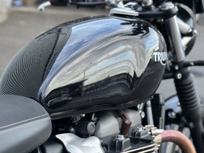 TRIUMPH SPEED TWIN 900 4