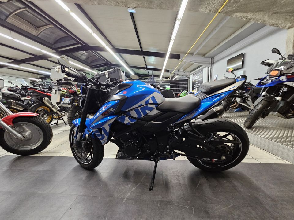 SUZUKI GSX-S 750 4