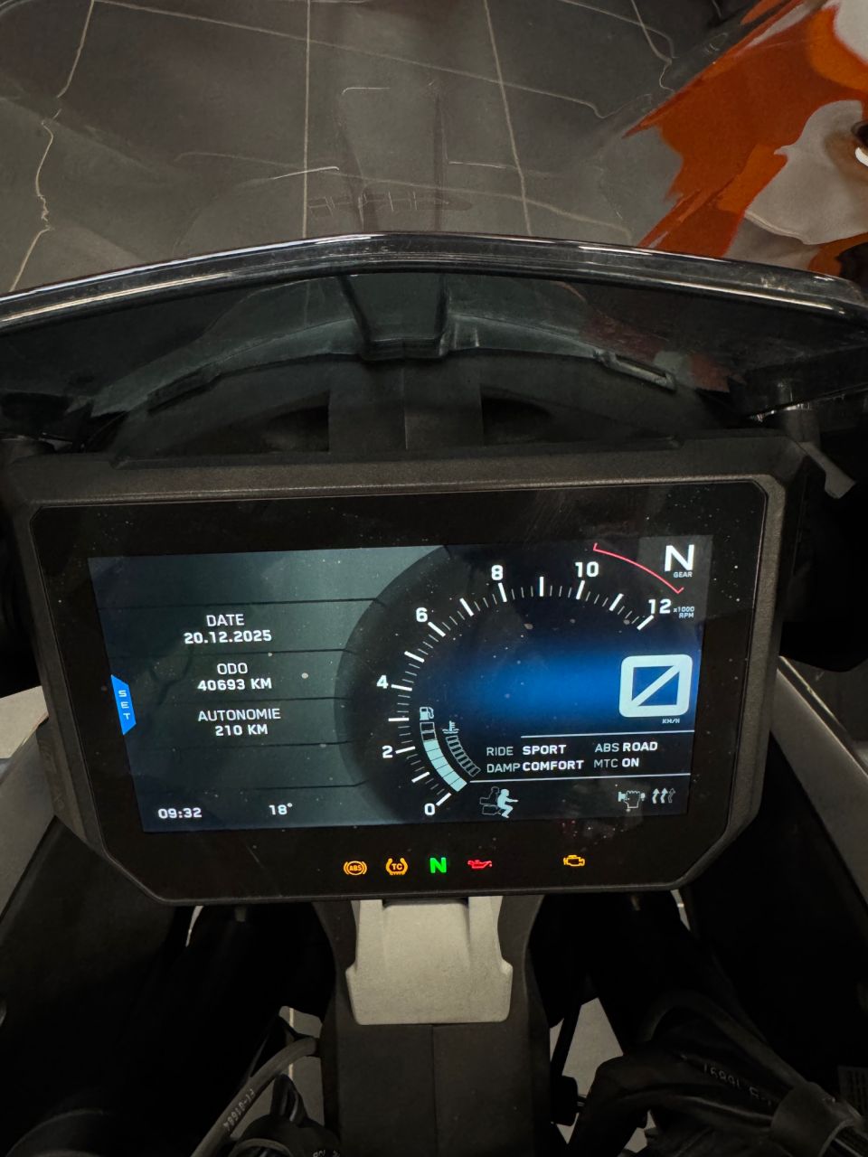 KTM 1290 SUPER ADVENTURE S 4