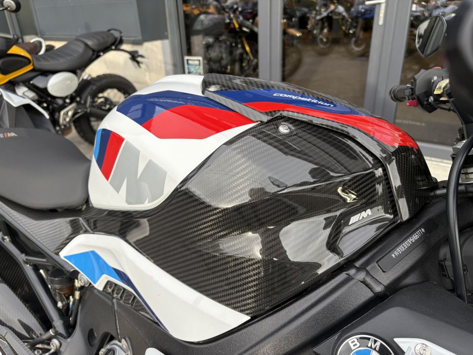 BMW M 1000R 4