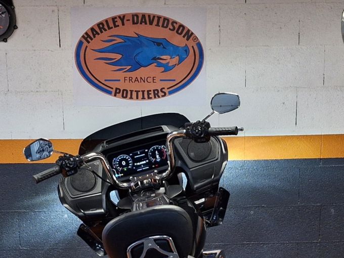HARLEY-DAVIDSON TOURING ROAD GLIDE 1923 4