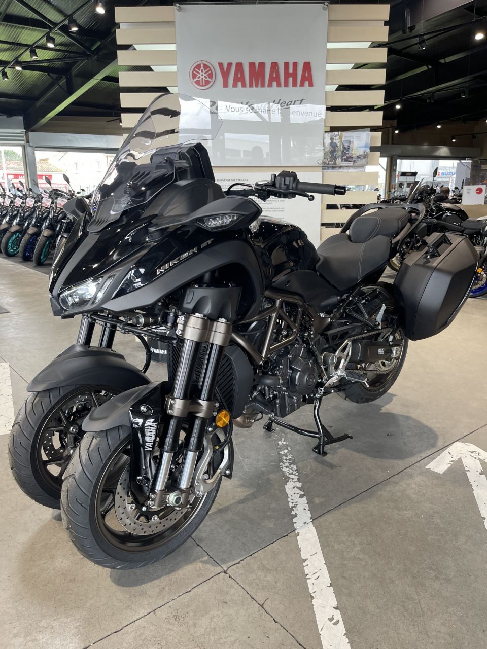 YAMAHA NIKEN 850 GT 4