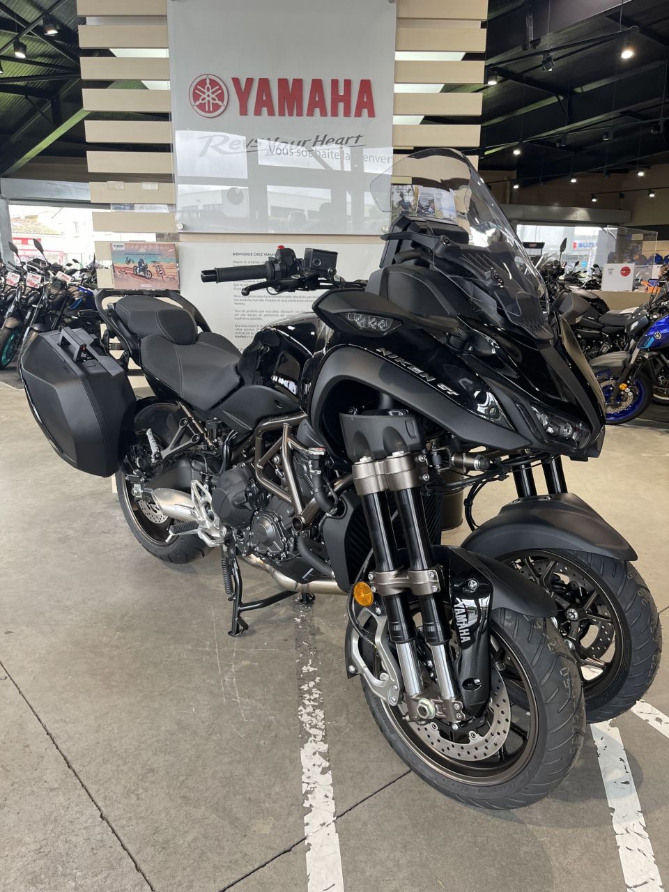 YAMAHA NIKEN 850 GT 4