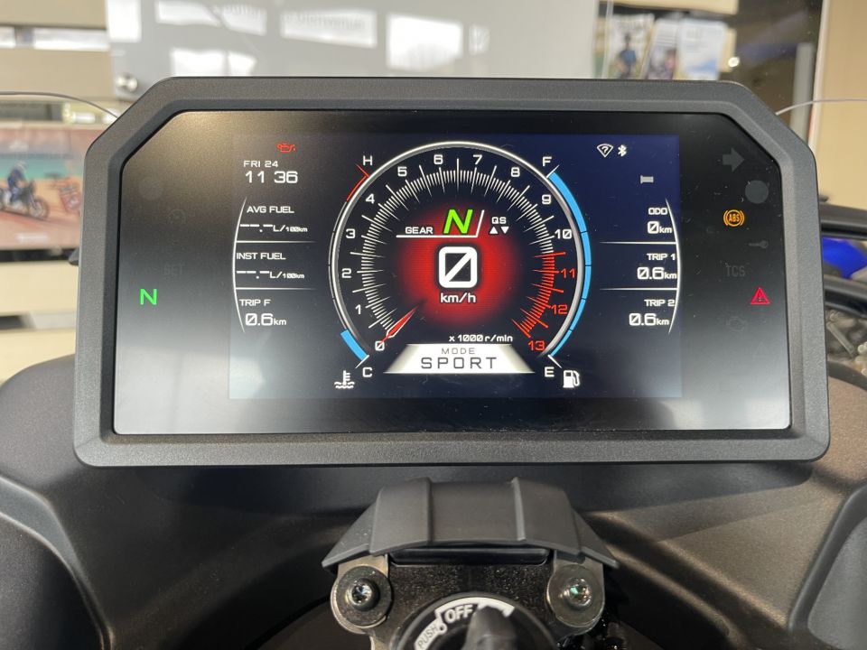 YAMAHA NIKEN 850 GT 4