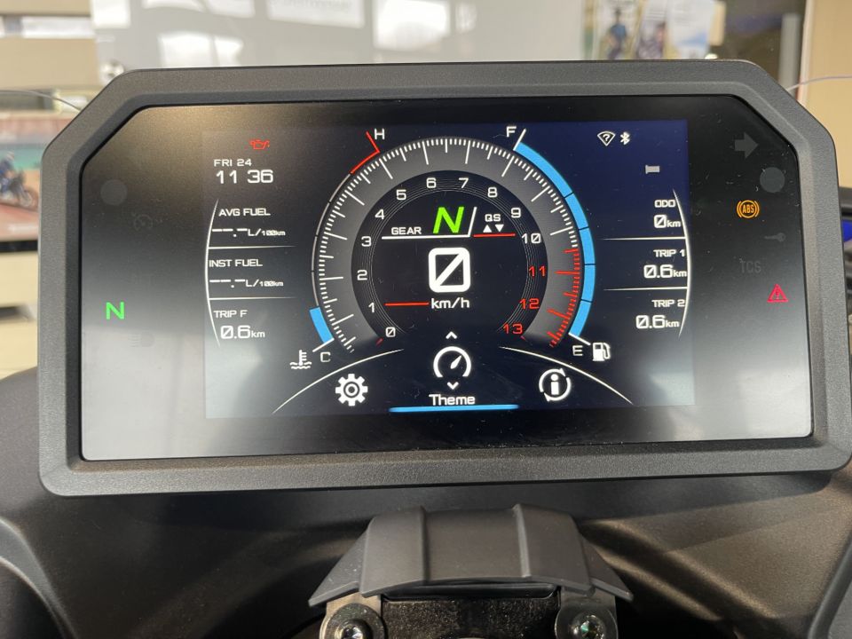 YAMAHA NIKEN 850 GT 4