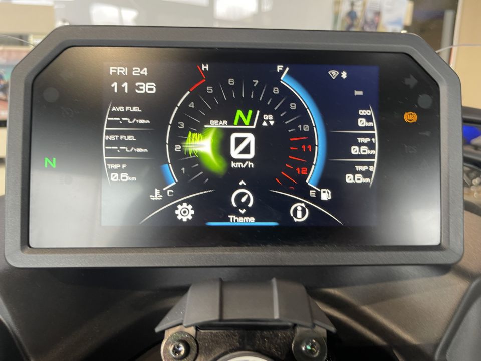 YAMAHA NIKEN 850 GT 4