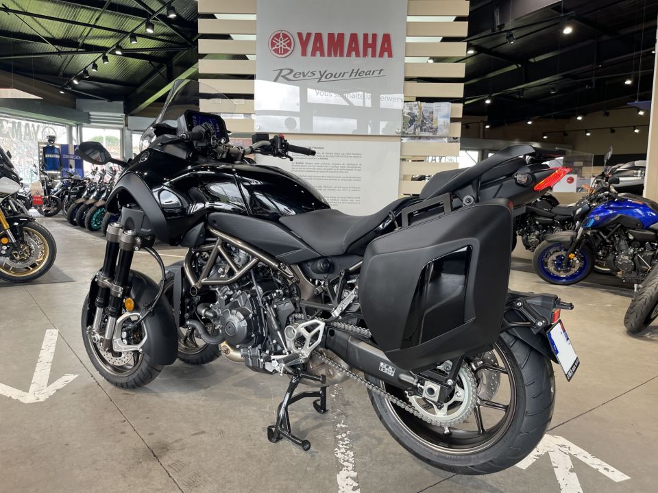 YAMAHA NIKEN 850 GT 4