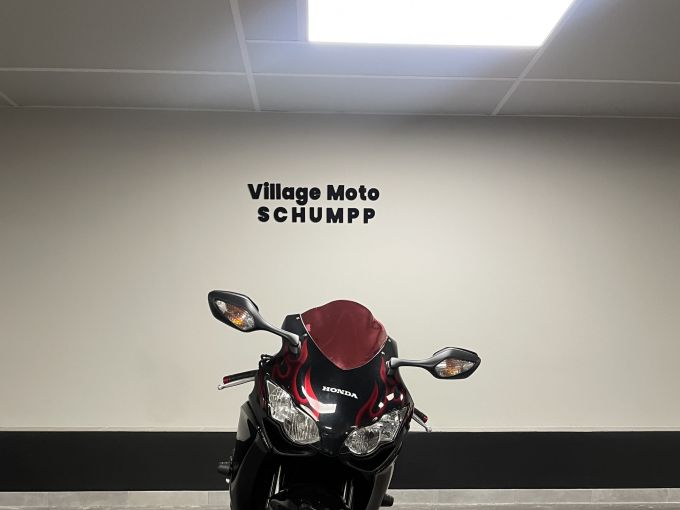 HONDA CBR 1000 RR FIREBLADE 4