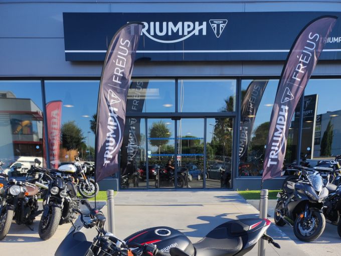 TRIUMPH STREET TRIPLE 765 RS 4