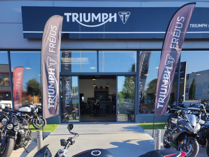 TRIUMPH STREET TRIPLE 765 RS 4