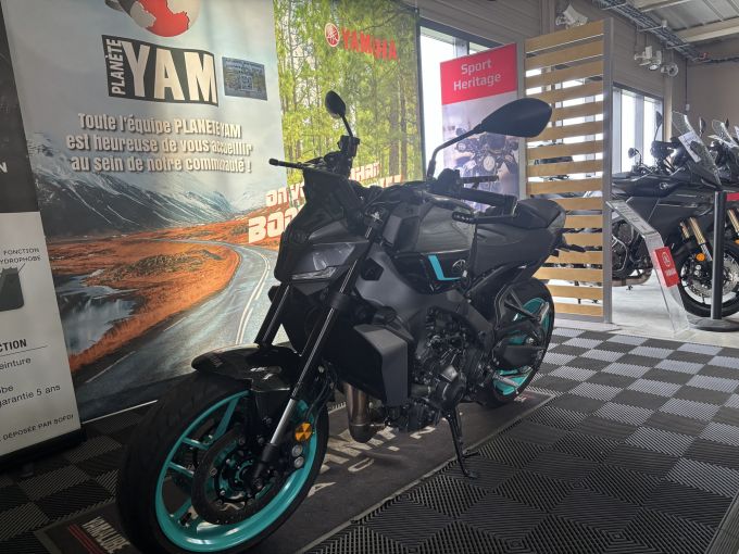 YAMAHA MT-09 4
