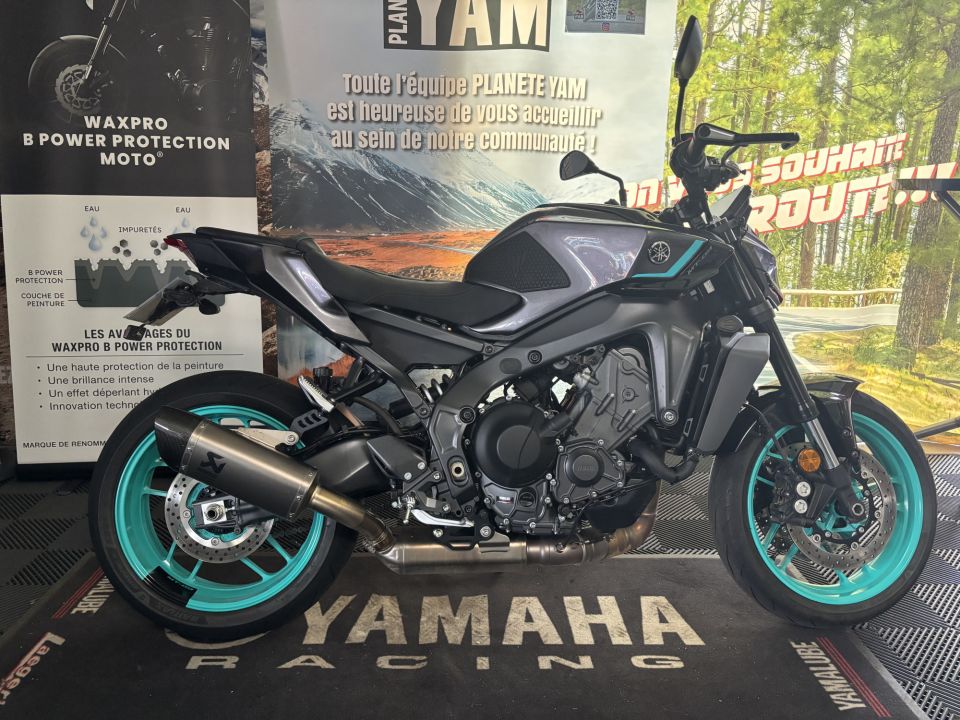 YAMAHA MT-09 4