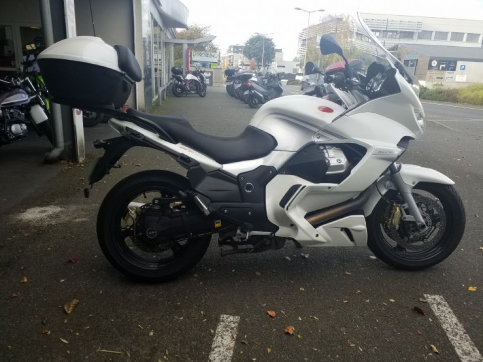 MOTO GUZZI NORGE GT 1200 4