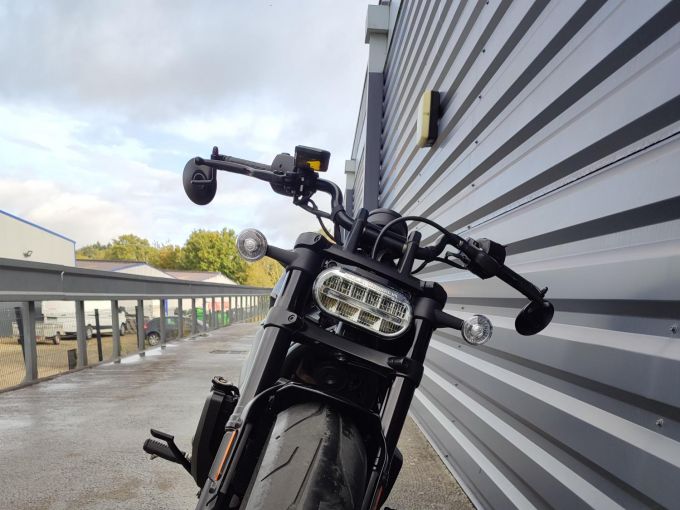 HARLEY-DAVIDSON SPORTSTER 1250 S 4