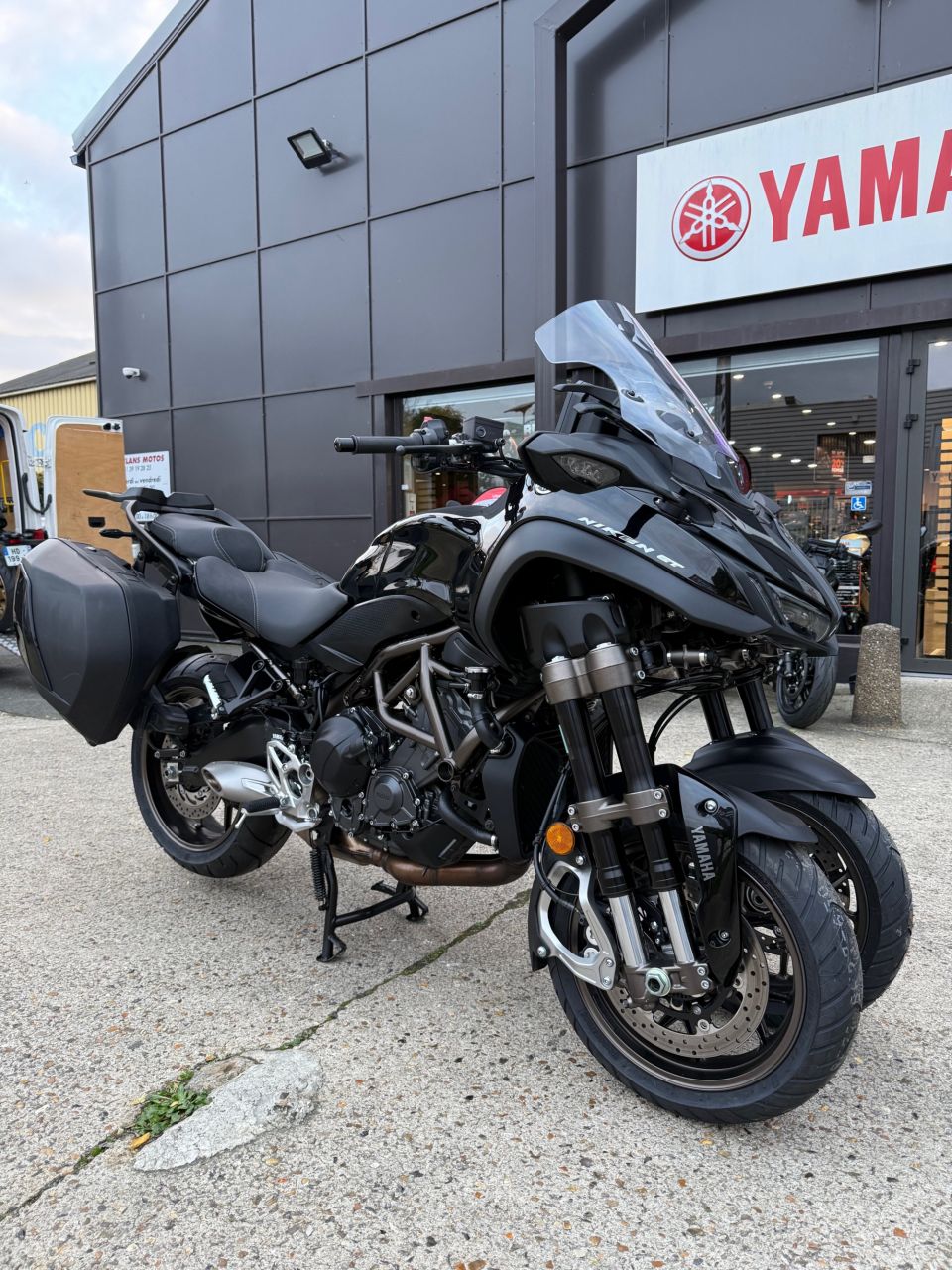 YAMAHA NIKEN 850 GT 4