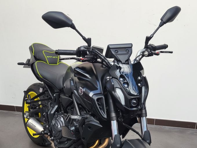 YAMAHA MT-07 (47.5CV) 4