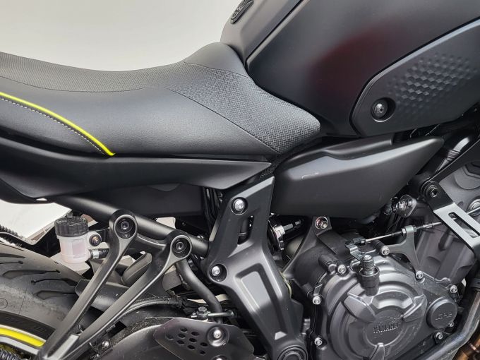 YAMAHA MT-07 (47.5CV) 4