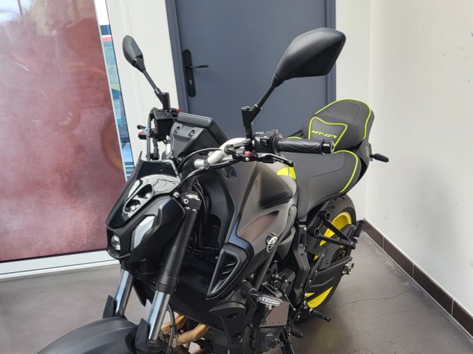 YAMAHA MT-07 (47.5CV) 4
