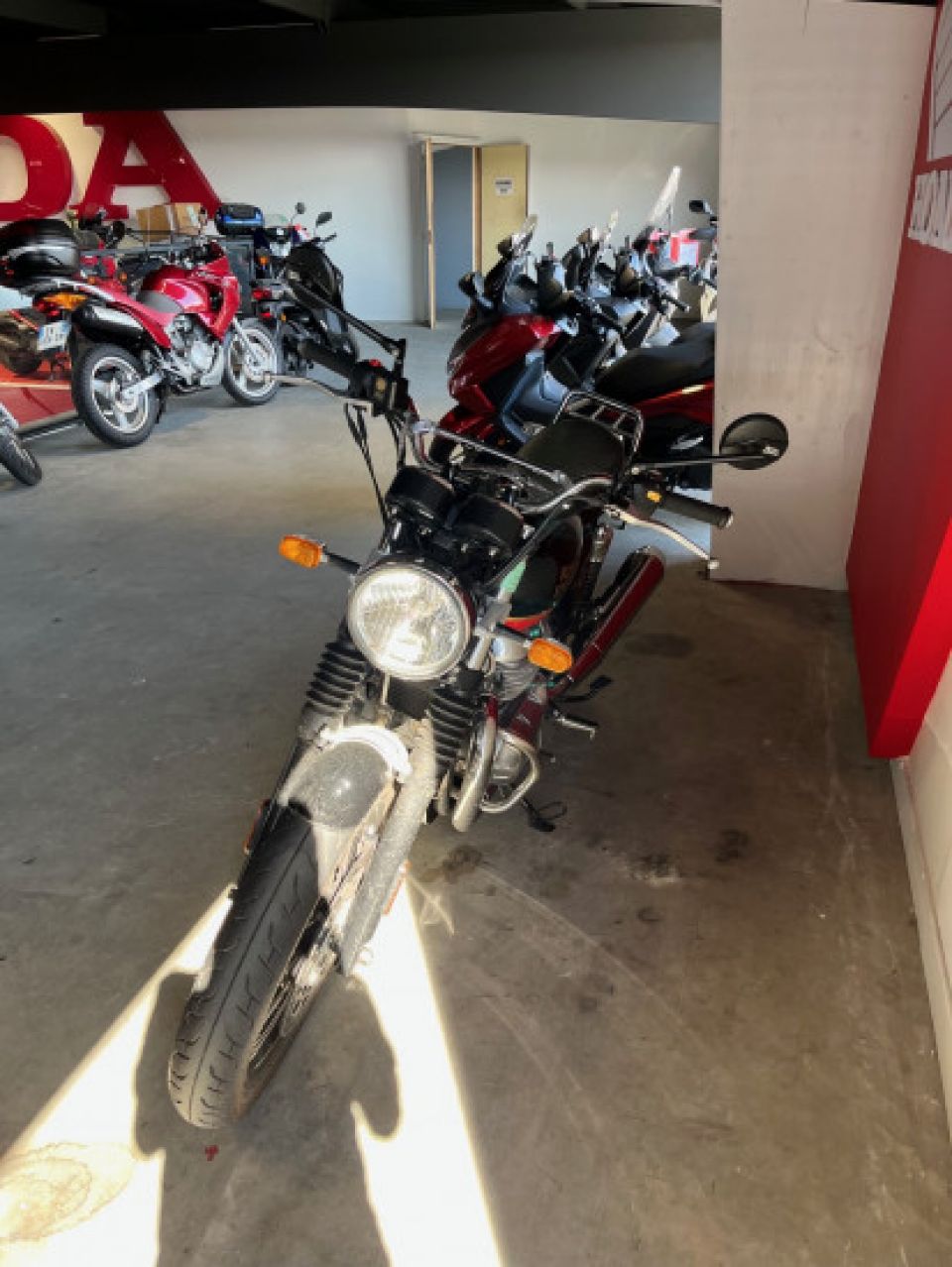 ROYAL ENFIELD INTERCEPTOR 4