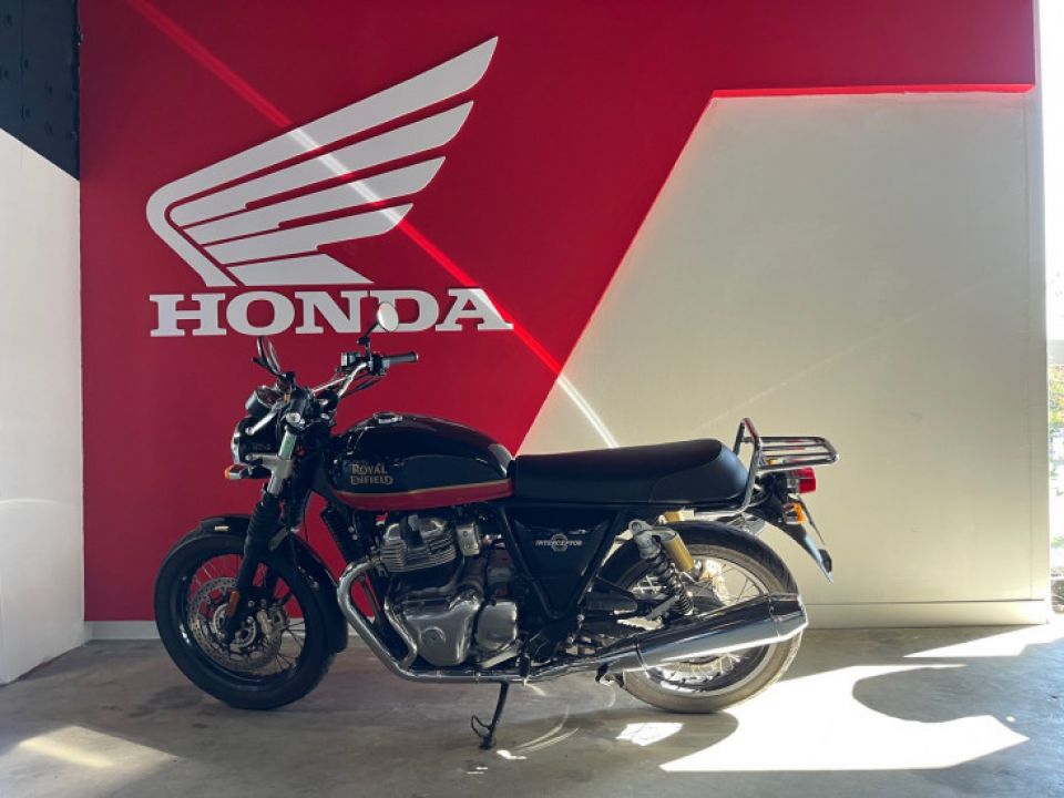 ROYAL ENFIELD INTERCEPTOR 4