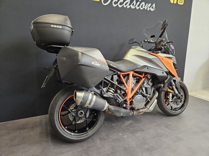 KTM 1290 SUPER DUKE GT 4