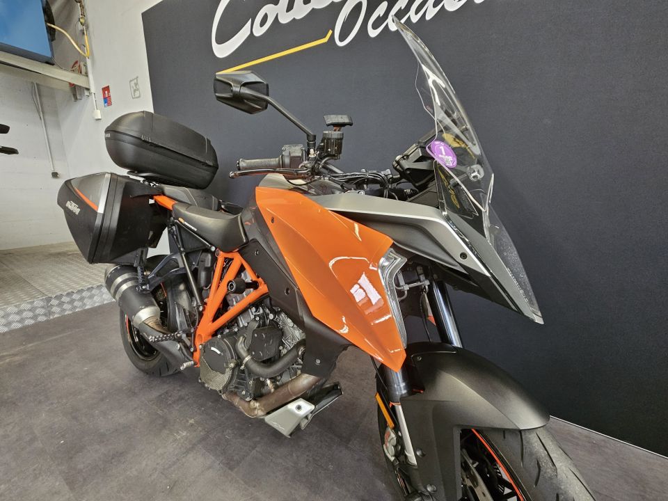 KTM 1290 SUPER DUKE GT 4