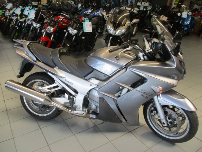 YAMAHA FJR 1300 ABS 4