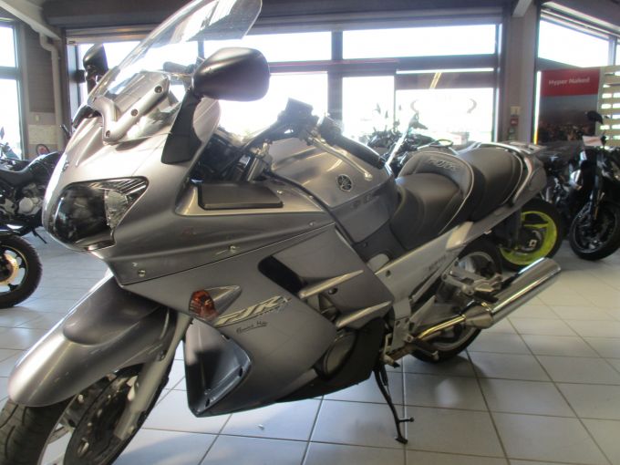 YAMAHA FJR 1300 ABS 4