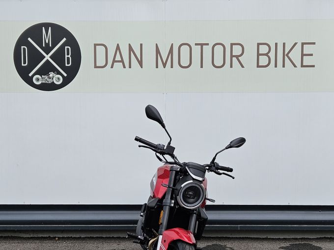 MOTO MORINI SEIEMMEZZO STR 650 4