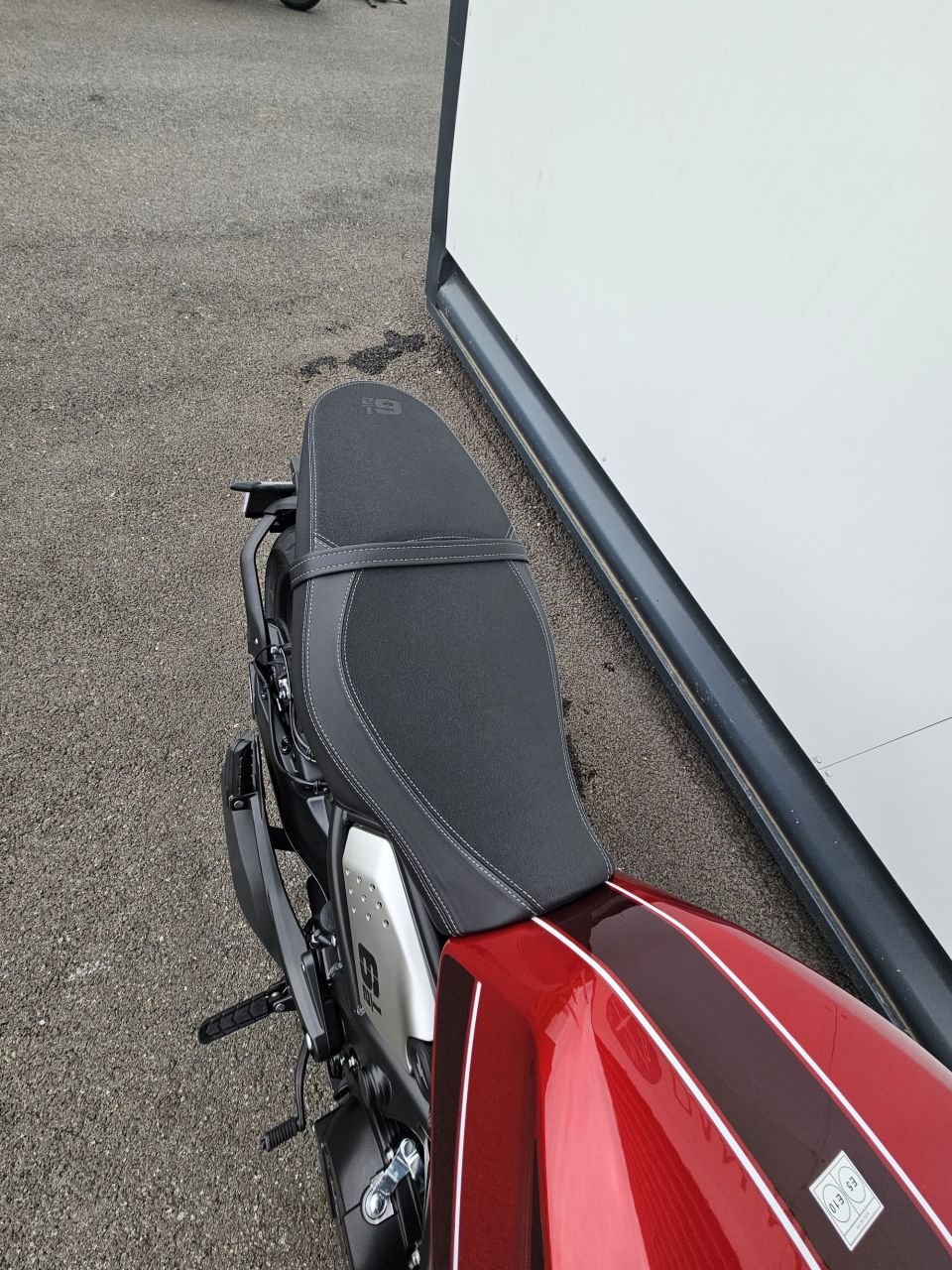 MOTO MORINI SEIEMMEZZO STR 650 4