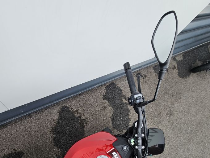 MOTO MORINI SEIEMMEZZO STR 650 4