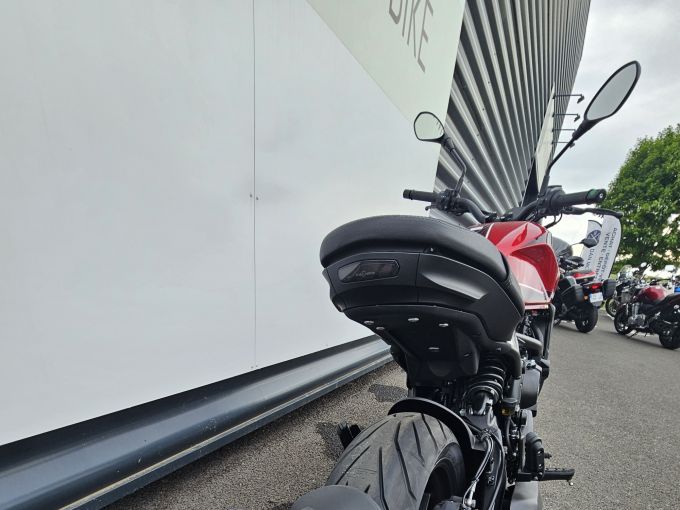 MOTO MORINI SEIEMMEZZO STR 650 4