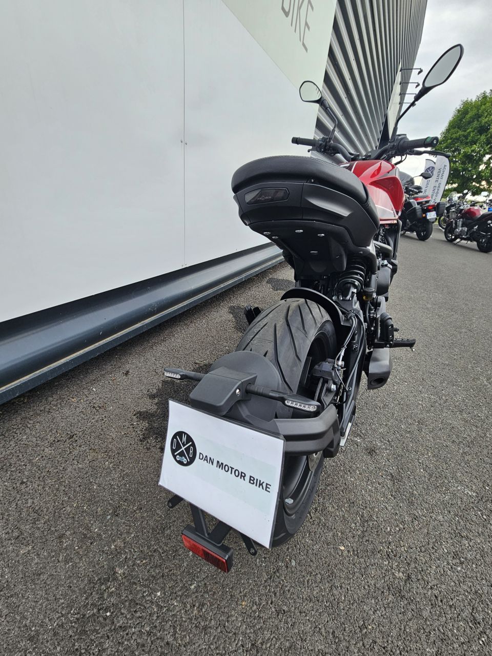 MOTO MORINI SEIEMMEZZO STR 650 4