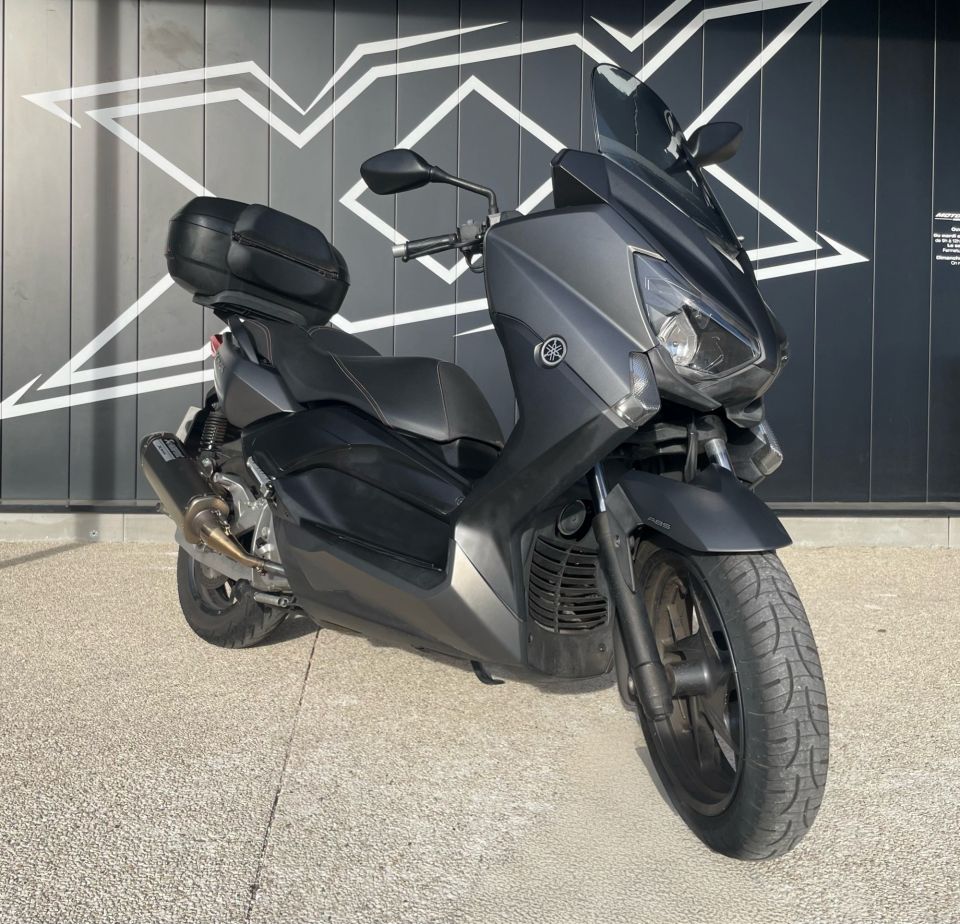 YAMAHA XMAX 125 4