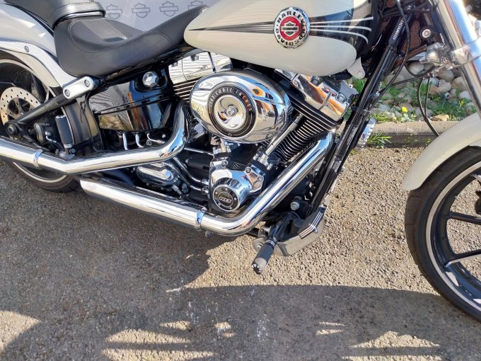 HARLEY-DAVIDSON SOFTAIL BREAKOUT 1690 4