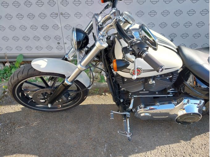 HARLEY-DAVIDSON SOFTAIL BREAKOUT 1690 4